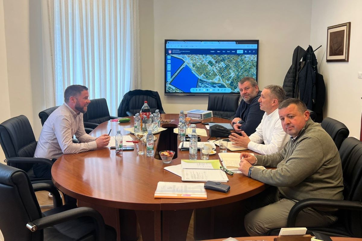 Održan sastanak u Gradu Pagu – vodoopskrbni projekti i aglomeracija