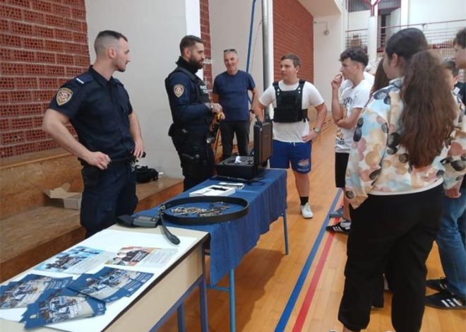 Pag: Prezentacija kampanje “Hrabrost, ponos, čast – Postani policajac/policajka”