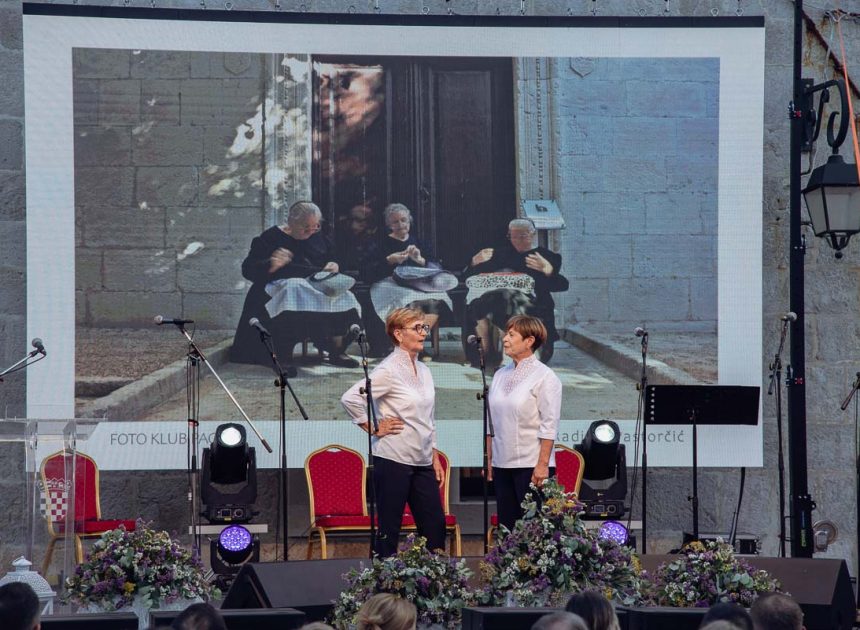 Otvaranje 15. Međunarodnog festivala čipke u Pagu