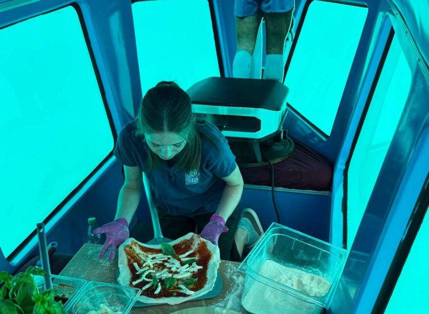 Paški D10’s Pizza Fantasista prvi je pizza brand koji je pizzu ispekao ispod morske razine