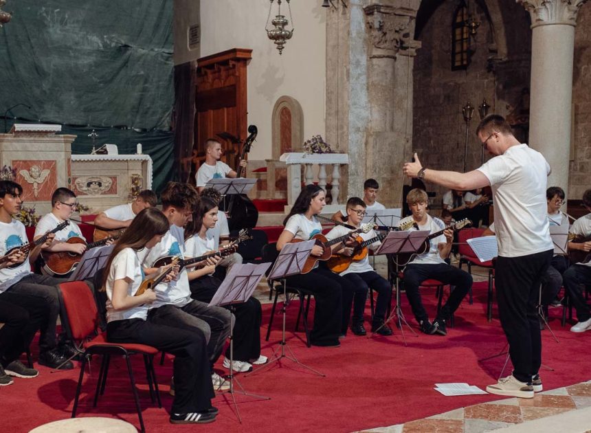 Završni koncert polaznika treće Ljetne škole tambure na Pagu