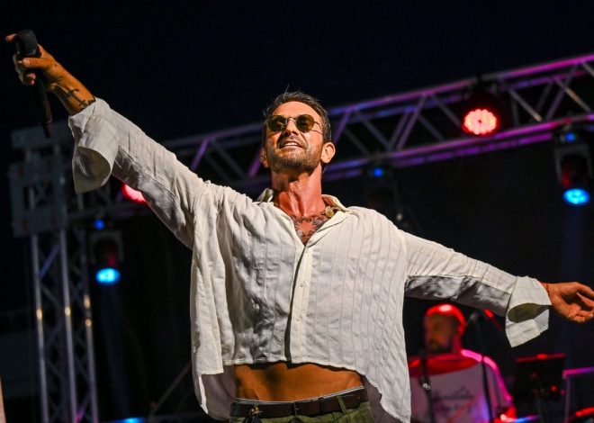 Ruža vjetrova pleše kako Luka Nižetić pjeva