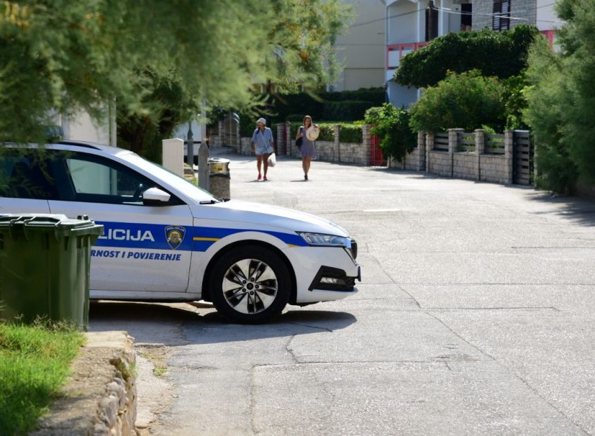Grad Pag pojačava nadzor komunalnog reda i prometa tijekom turističke sezone