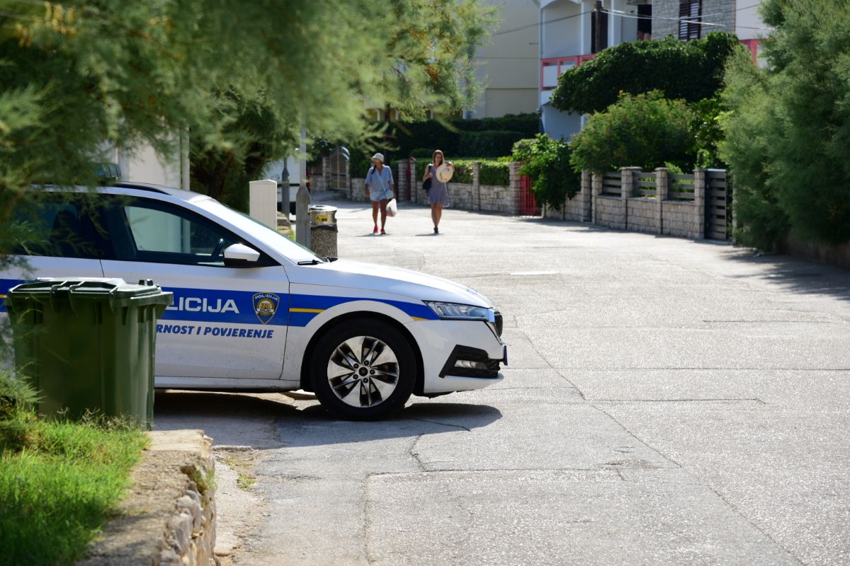 Grad Pag pojačava nadzor komunalnog reda i prometa tijekom turističke sezone