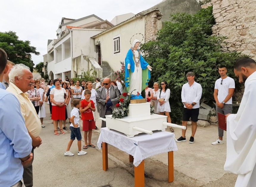 Metajna procesijom i feštom obilježava Dva luja, dan mjesta