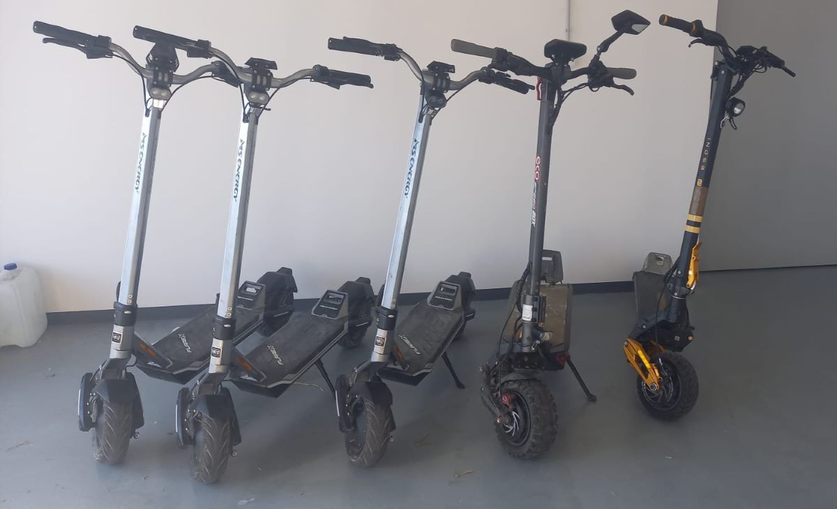 Policija u Novalji oduzela pet električnih romobila.