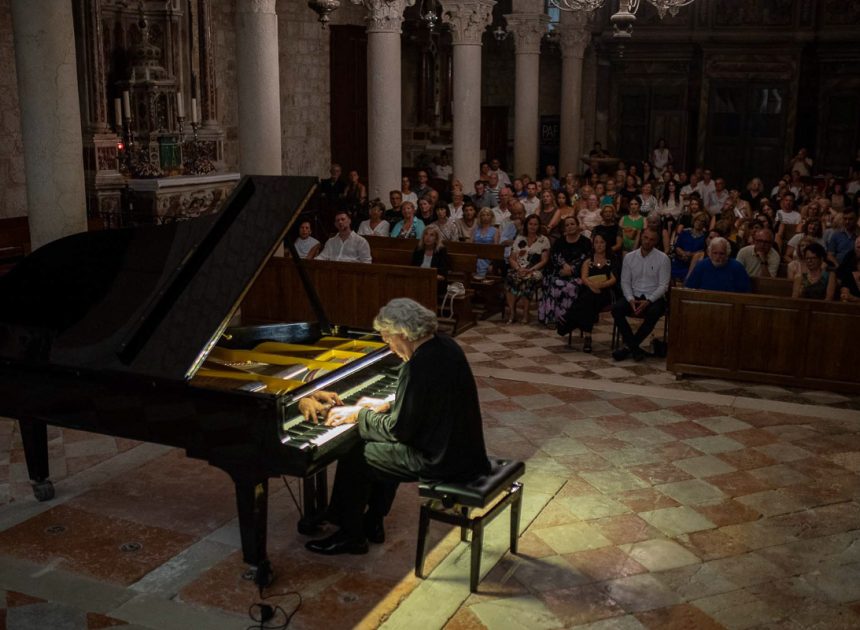 Lovro Pogorelić otvorio 28. PagArtFestival