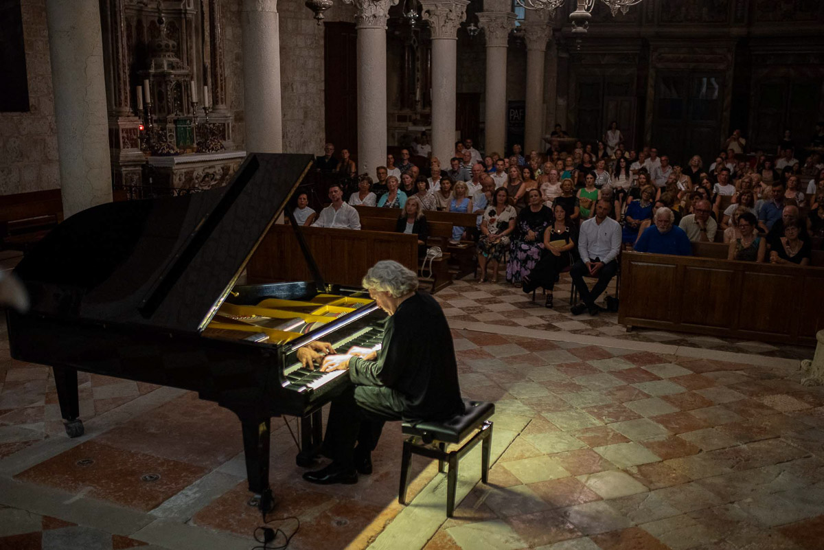 Lovro Pogorelić otvorio 28. PagArtFestival