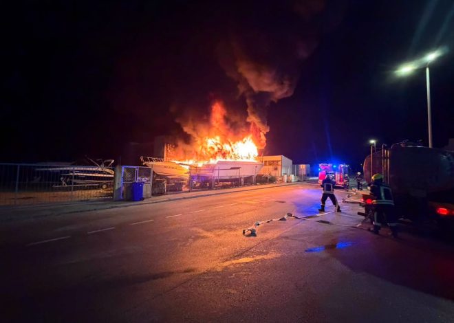 Ugašen požar u u suhoj marini