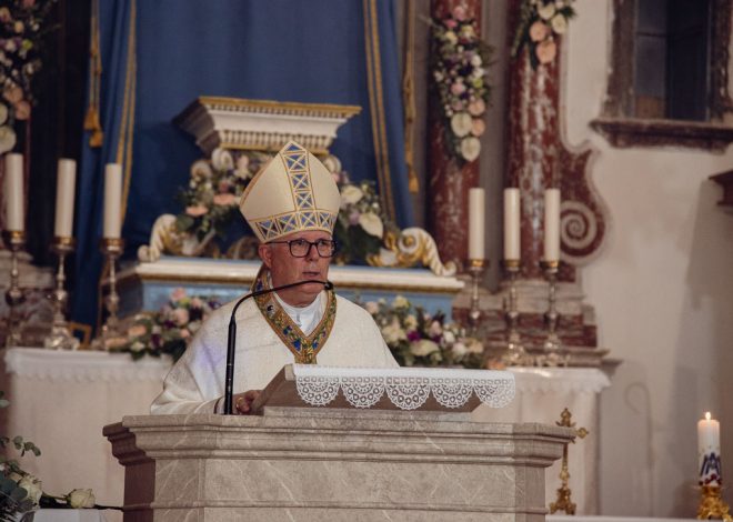 Nadbiskup Zgrablić predvodio proslavu Velike Gospe u gradu Pagu