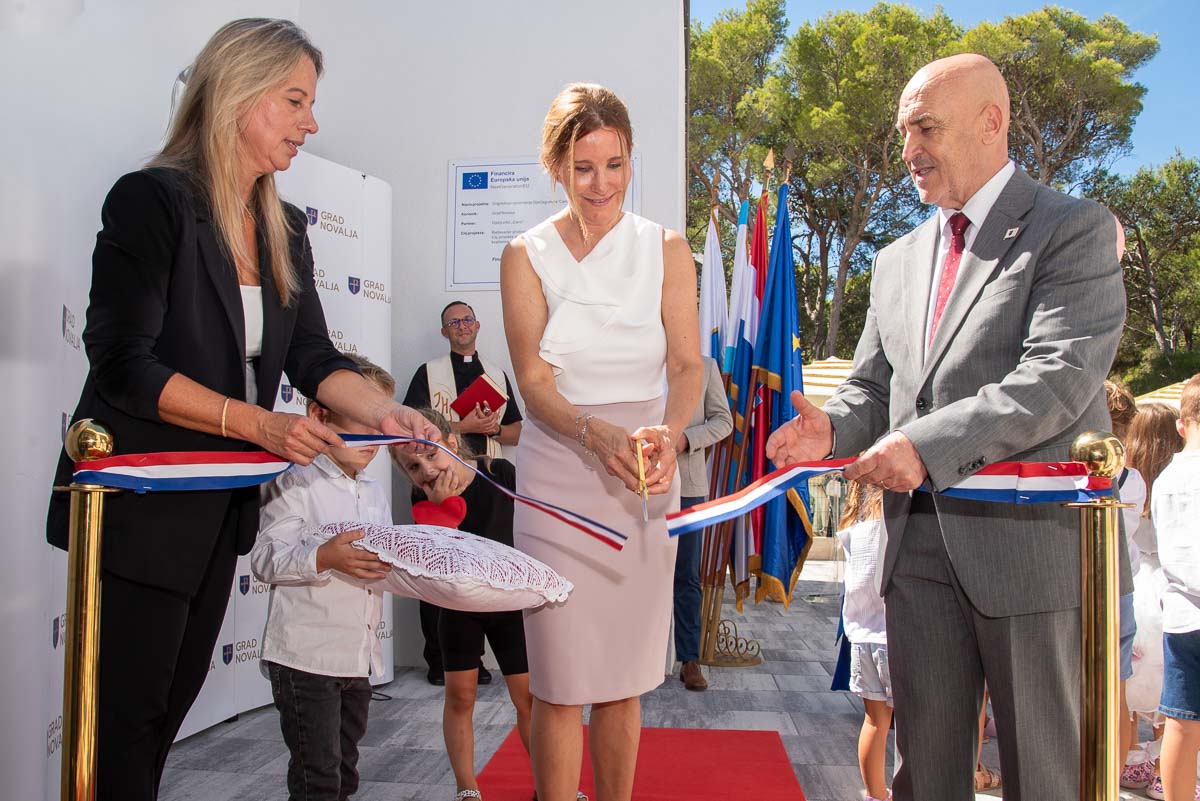 Veleposlanica Švicarske Konfederacije Beatrice Schaer u nastupnom posjetu Novalji