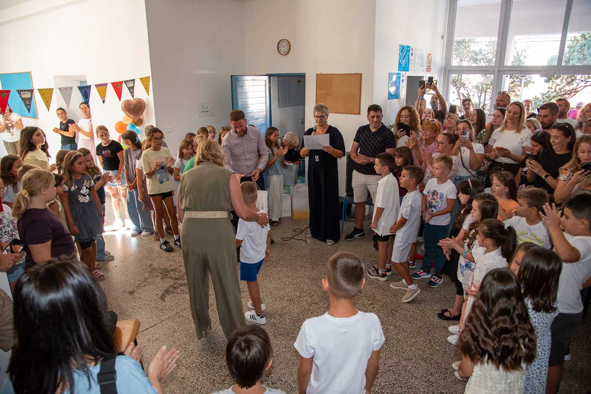Nova školska godina u Pagu: 26 prvašića prvi put u školskim klupama