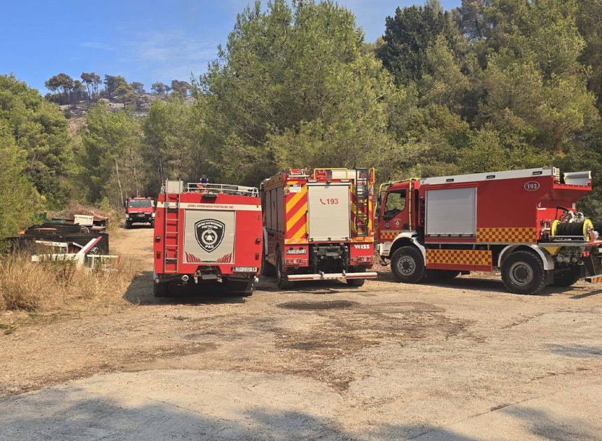 Vatrogasci JVP-a Pag upućeni na Brač