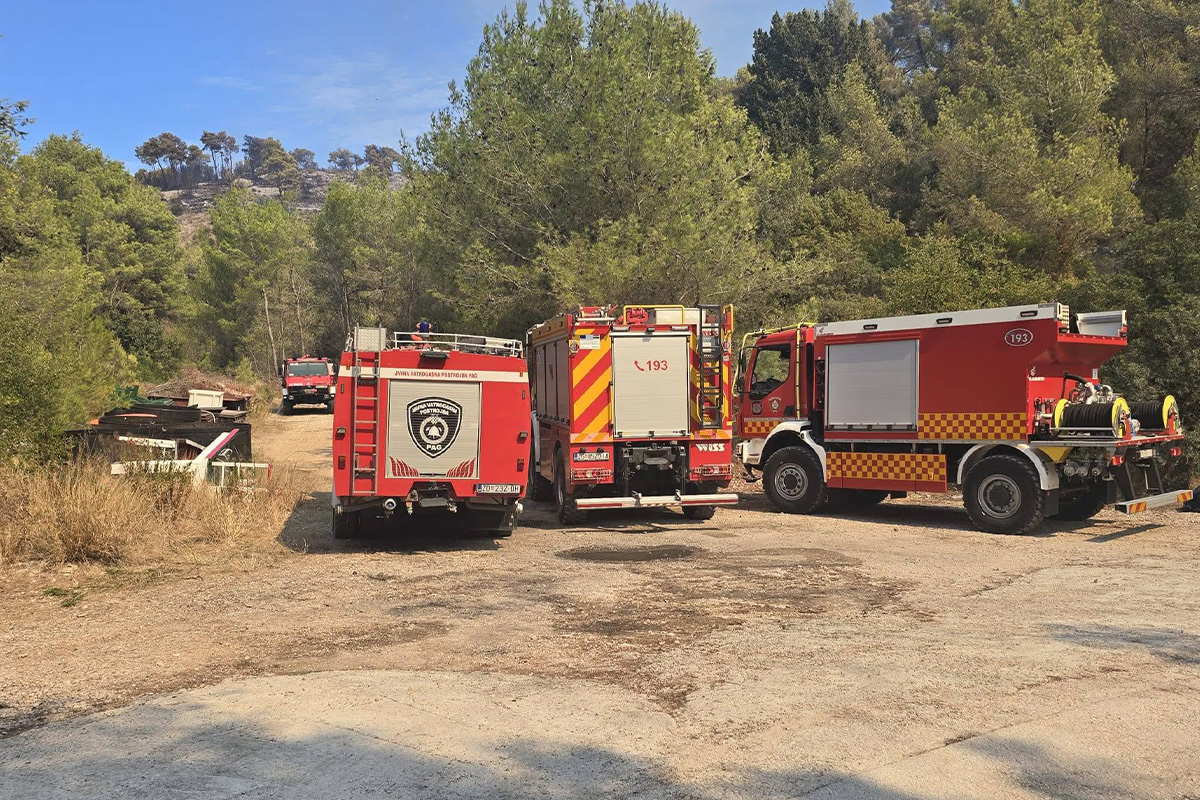 Vatrogasci JVP-a Pag upućeni na Brač