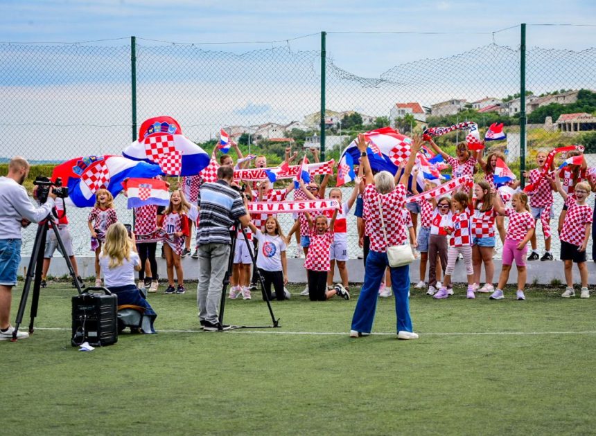Vijolice snimile spot za pjesmu „Kockice se smiju“
