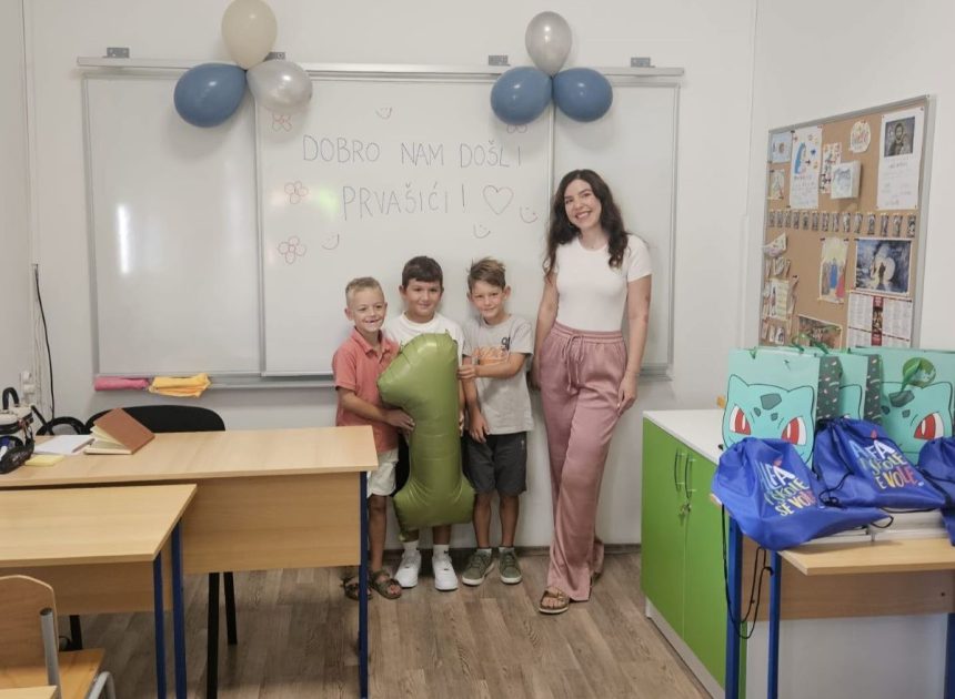 Tri prvašića krenula u školu u Kolanu