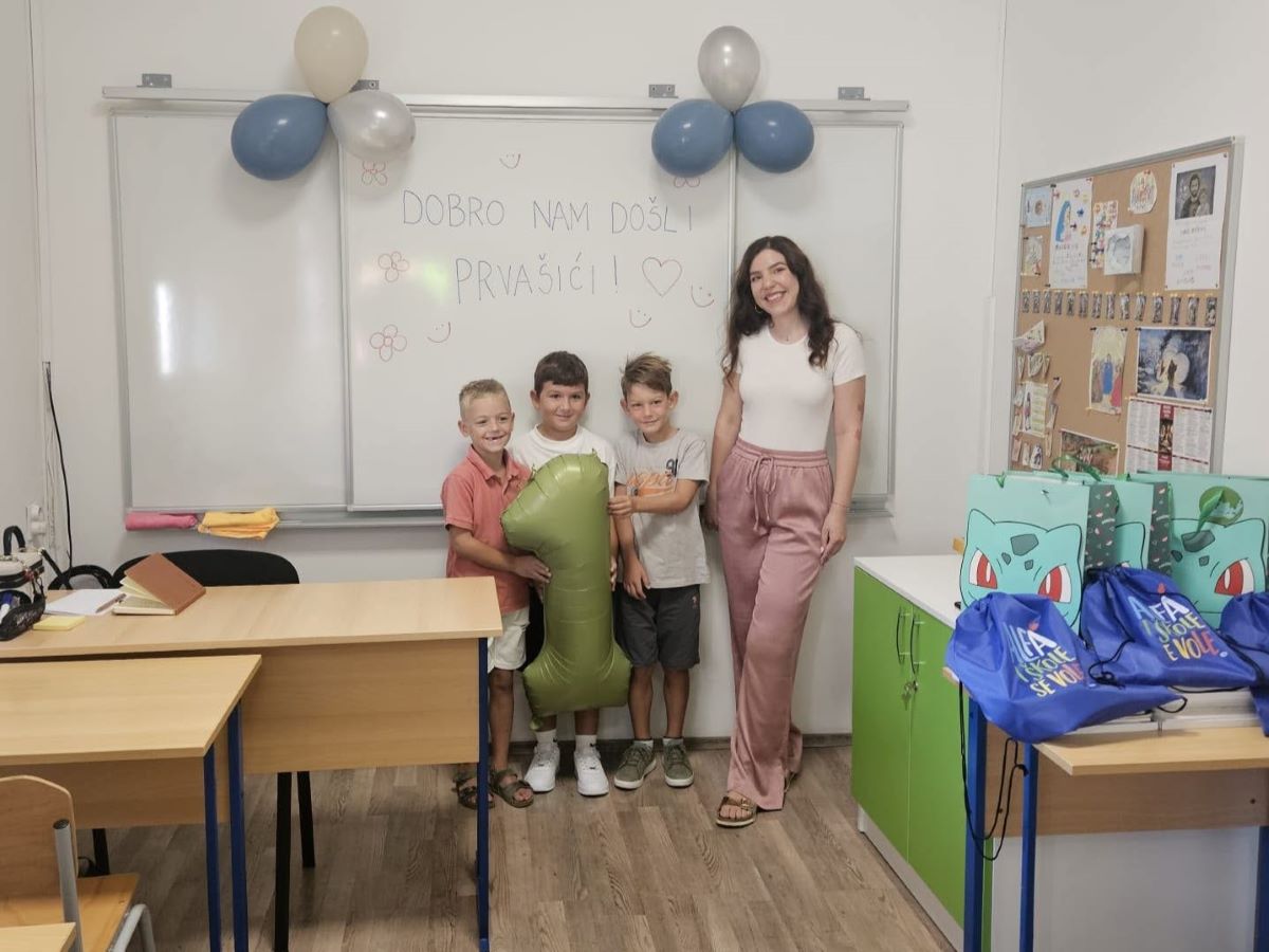 Tri prvašića krenula u školu u Kolanu