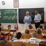Ravnateljica OŠ Jurja Dalmatinca Željka Zubović i gradonačelnik Grada Paga, Stipe Žunić